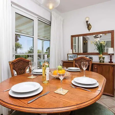 Puerto Del Carmen Sleeps 6 Wifi Villa *