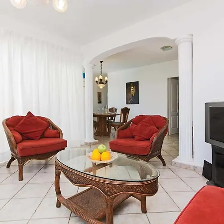 Villa Puerto Del Carmen Sleeps 6 Wifi *